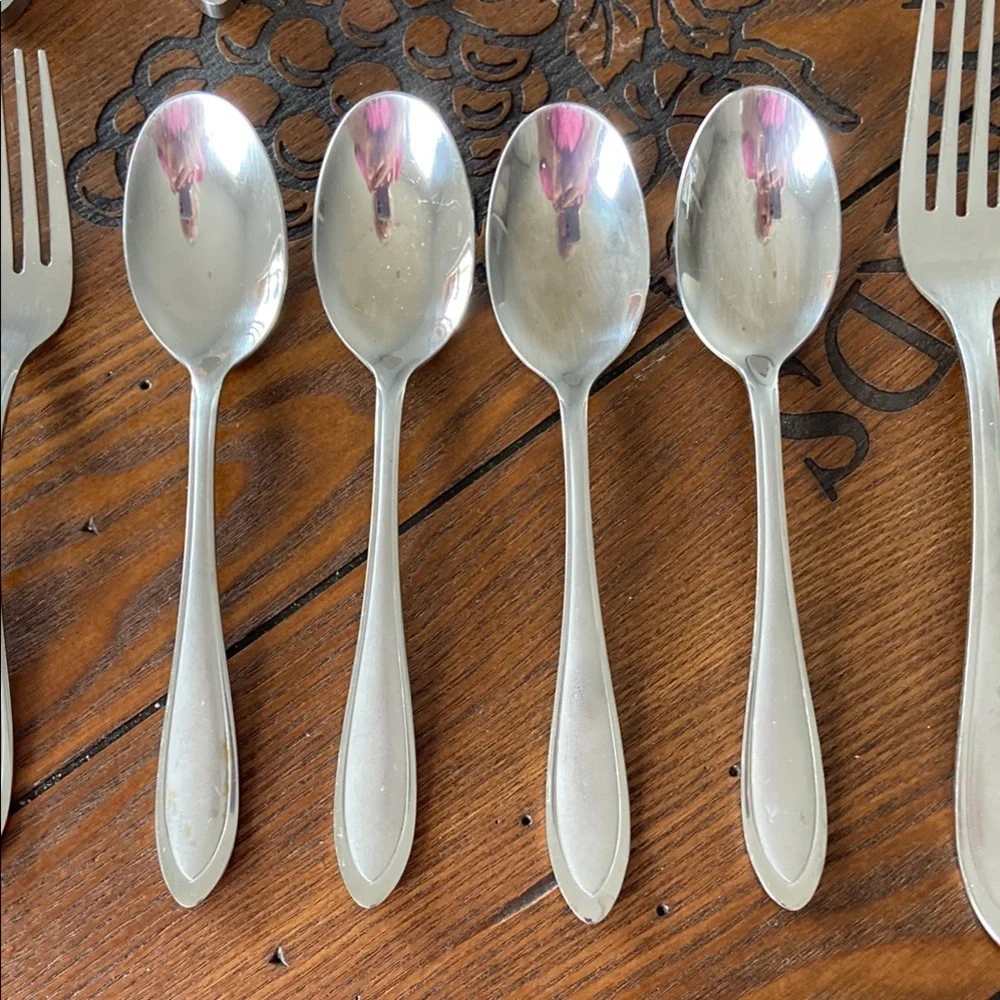 Cambridge Bayleaf Sand Flatware Set, Silver Cutlery Set 18 piece